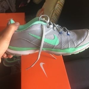 Nike ✔️ shoes ⚫️ Size 7.5 🔸good condition🔸